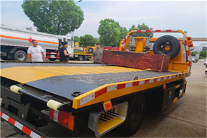 永宁附近拖车电话号码服务